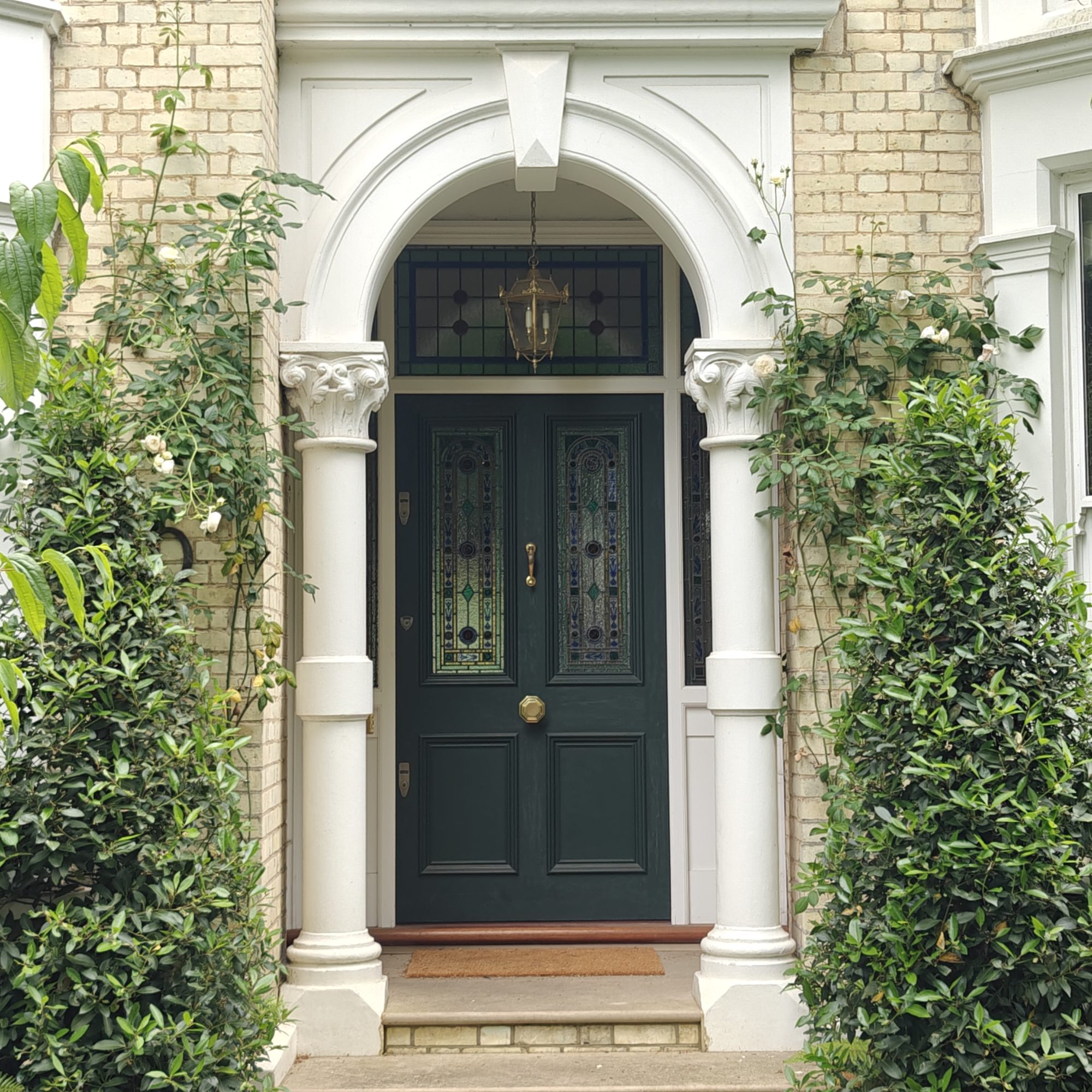 A Kew Green door